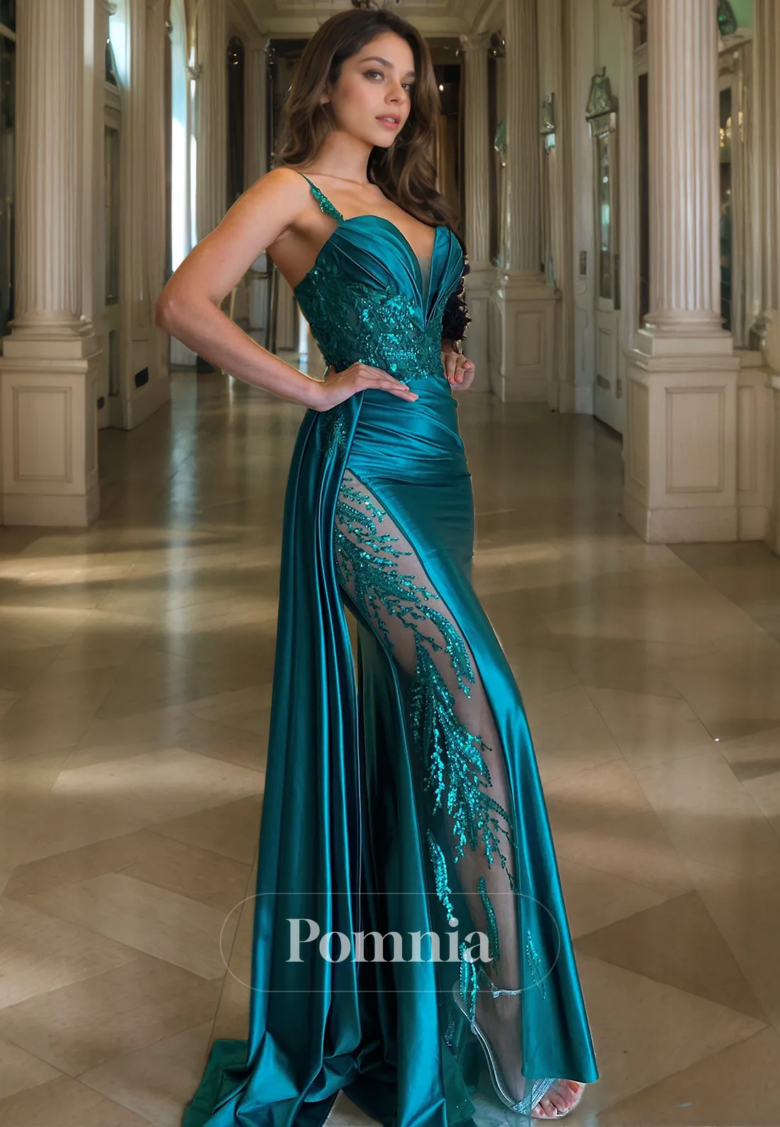 Spaghetti Strpas V-Neck Sleeveless Appliques Pleated Long Prom Dress